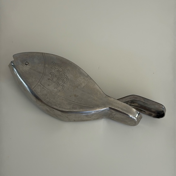 Other - Vintage Fish shaped lemon juicer